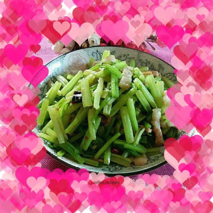 Stir-fried pork with celery