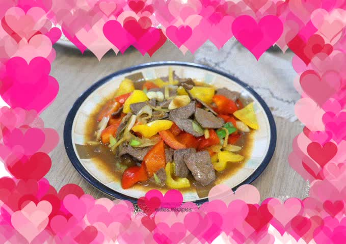 Stir-fried pork liver with colorful peppers