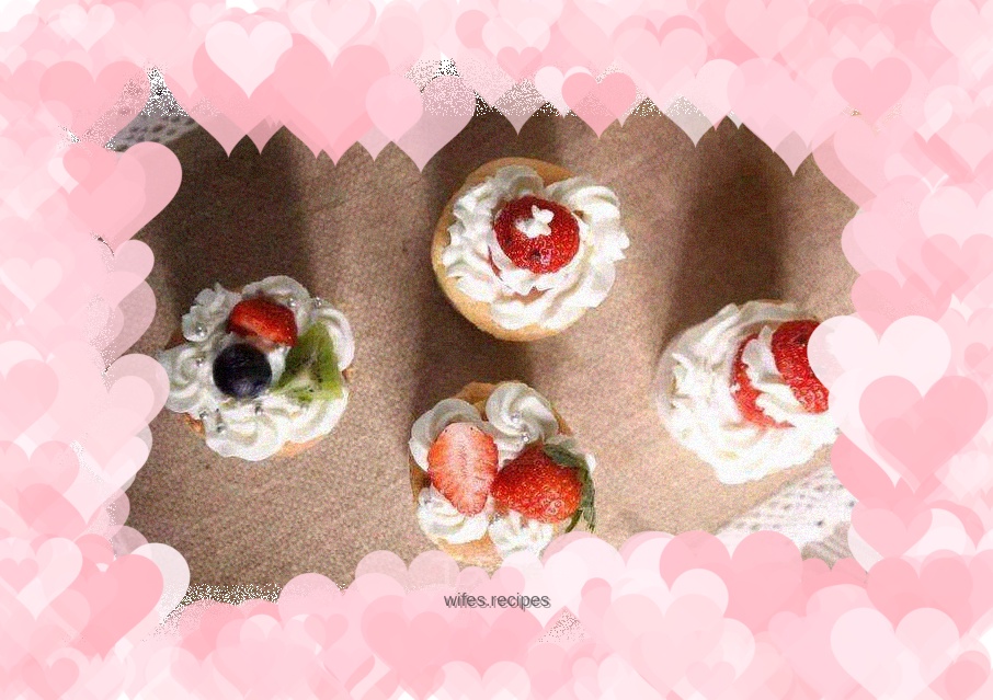 Fruit Cupcakes (Funny Santa Claus)