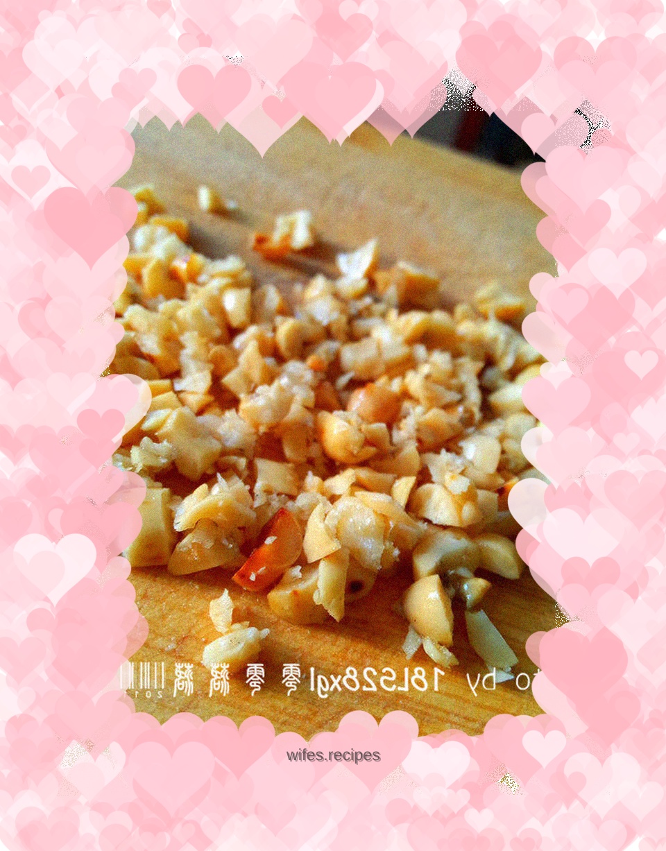 Fuel-saving version: Crushed peanuts