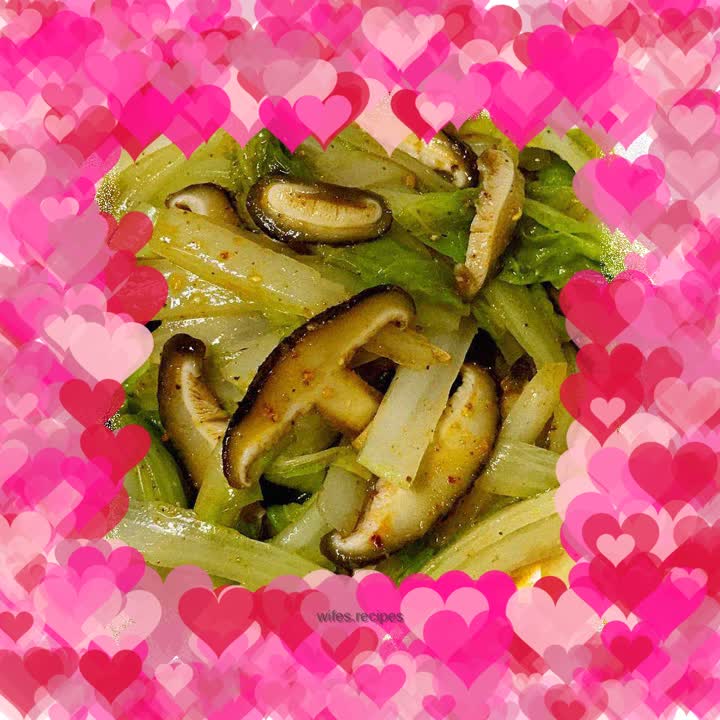 Cabbage mixed with mushrooms