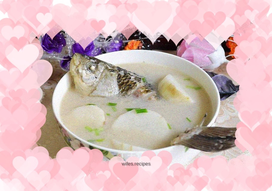 Yam and crucian carp soup