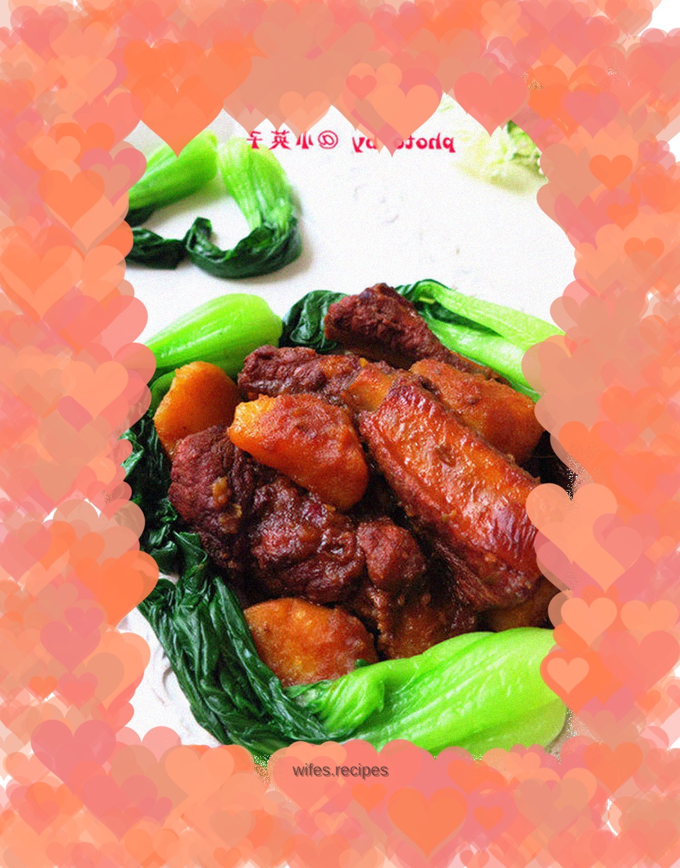 Stewed pork ribs with potatoes in winter