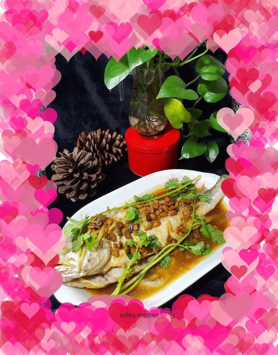 Steamed yellow croaker with bean paste