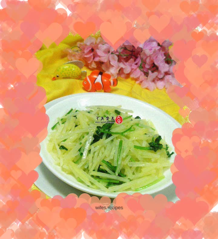 Stir-fried potatoes with coriander