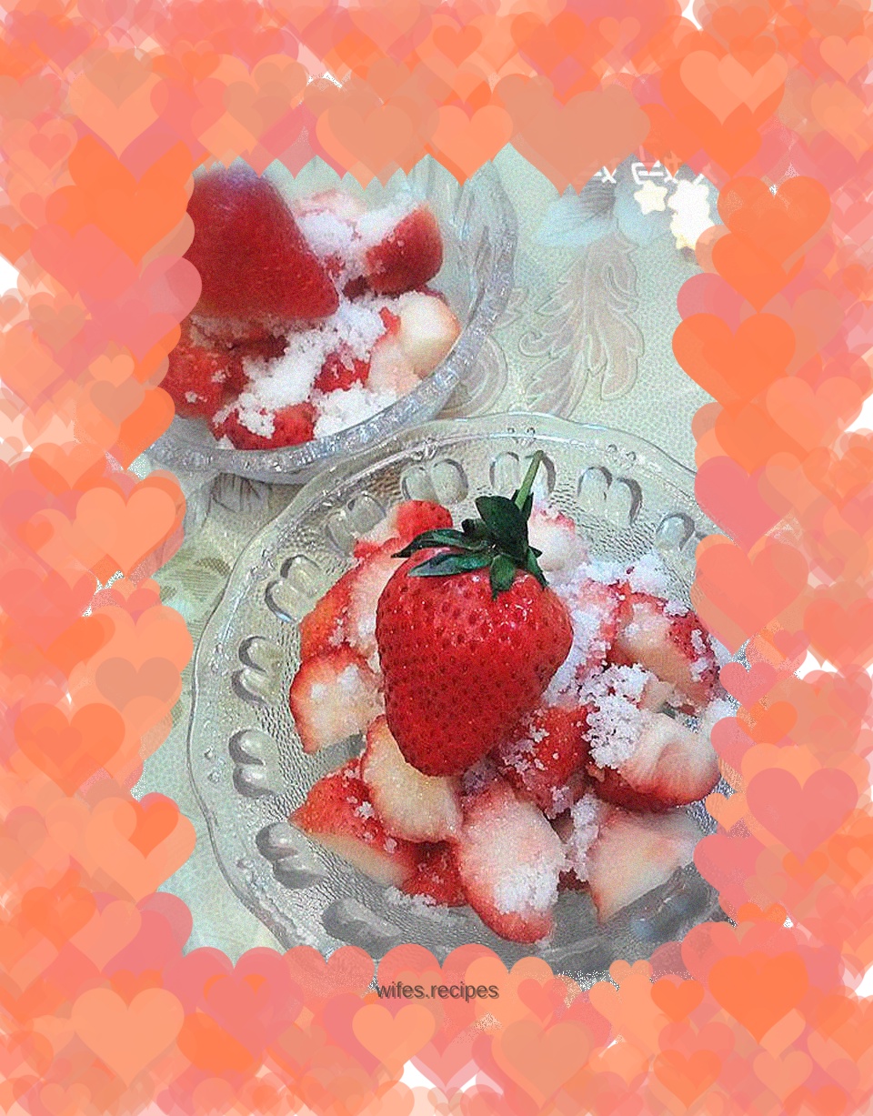 Strawberries mixed with sugar