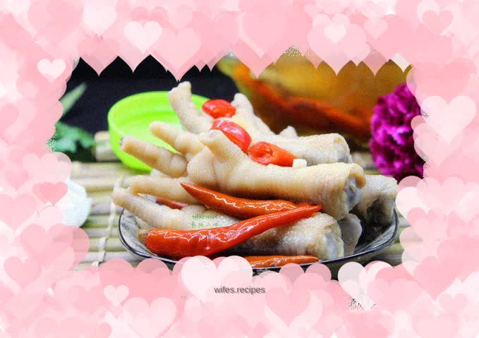 Pickled pepper chicken feet
