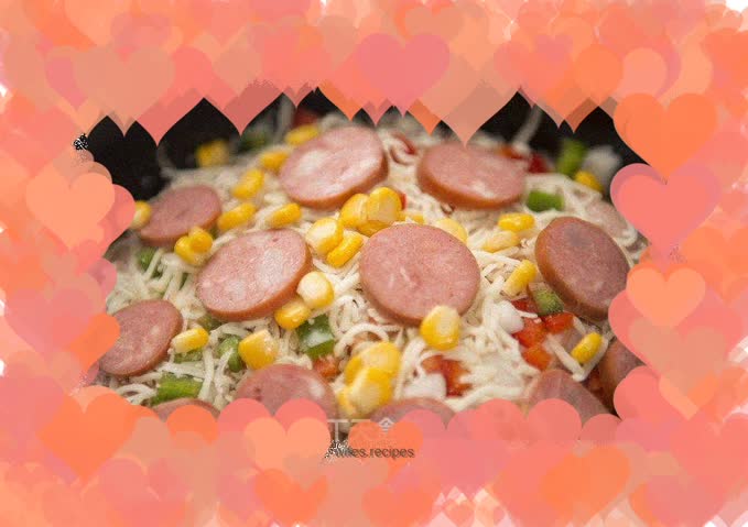 Yichu's cast iron pan version of bacon and ham pizza