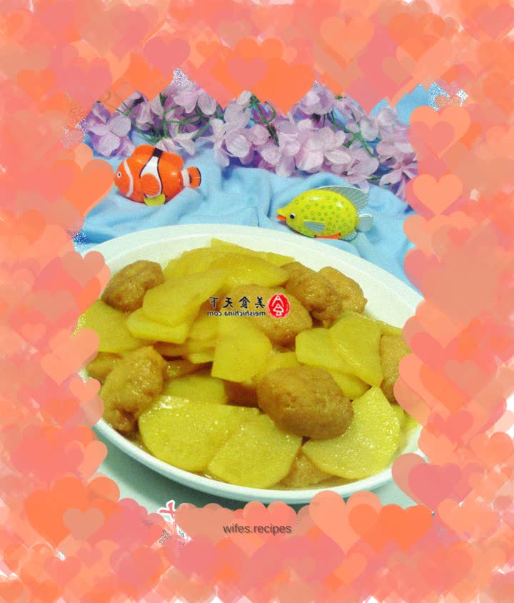 Stir-fried potatoes with fried tofu