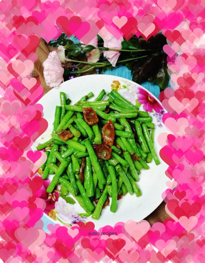 Stir-fried beans with sausage