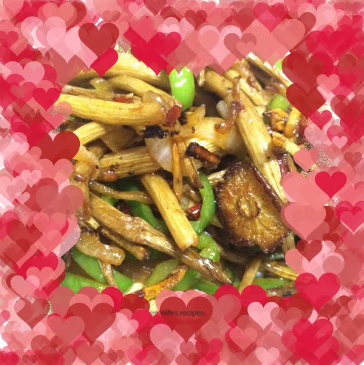 Stir-fried tea tree mushrooms