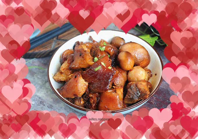 Three cups of soy-flavored pork trotters