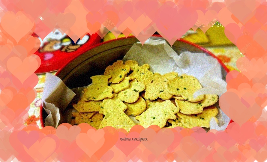 Chive and sesame soda crackers