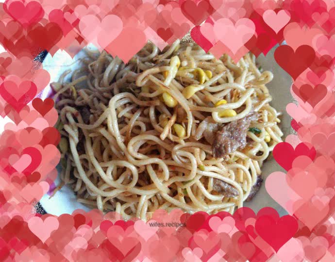 Fried noodles with bean sprouts