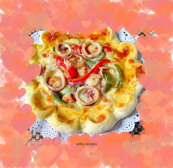 Cheesy seafood pizza