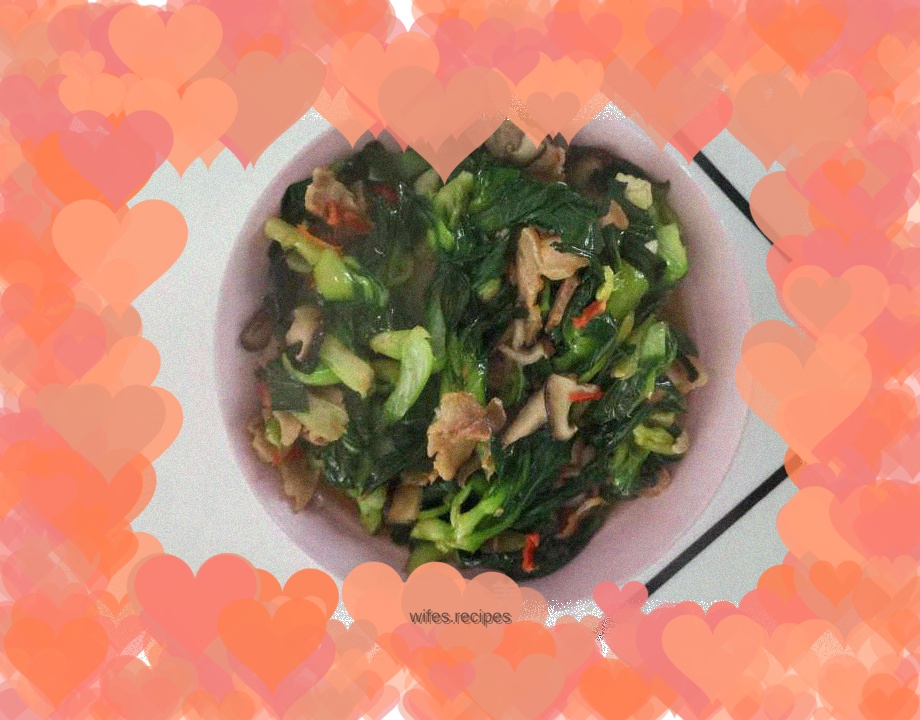 Mushrooms and green vegetables