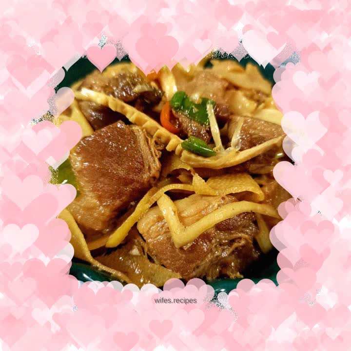 Roast pork, stir-fried charcoal grilled bamboo shoot tips