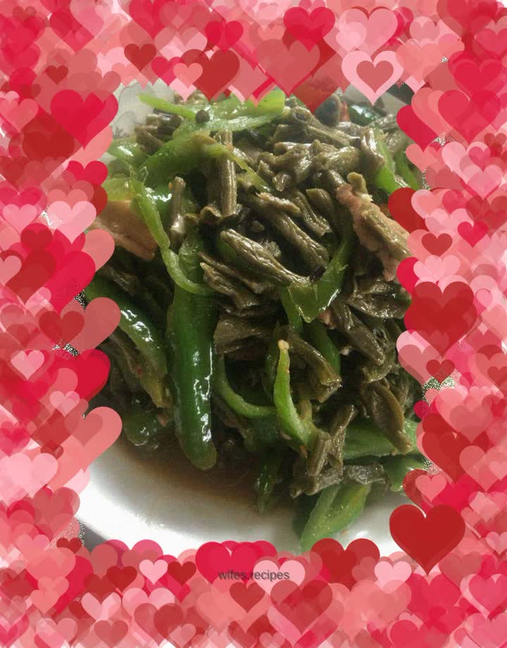 Fried pork with green pepper and dried cowpea