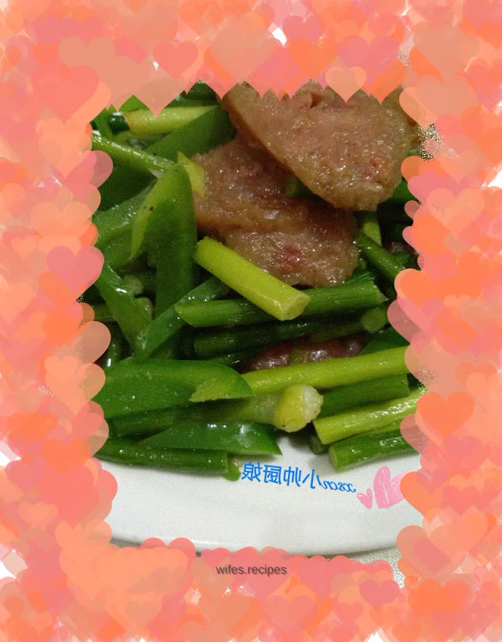 Stir-fried sausage with garlic moss and shredded green pepper