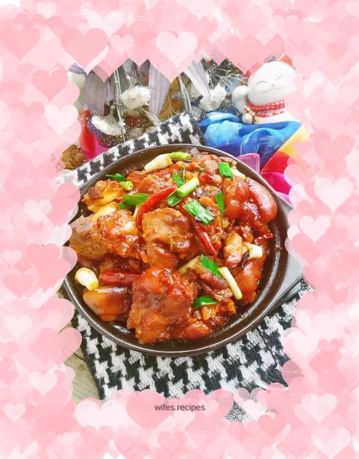 Braised pork trotters