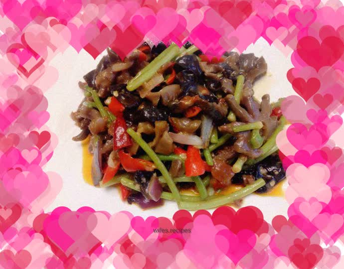 Stir-fried duck gizzards--Stir-fried duck gizzards with garlic sprouts