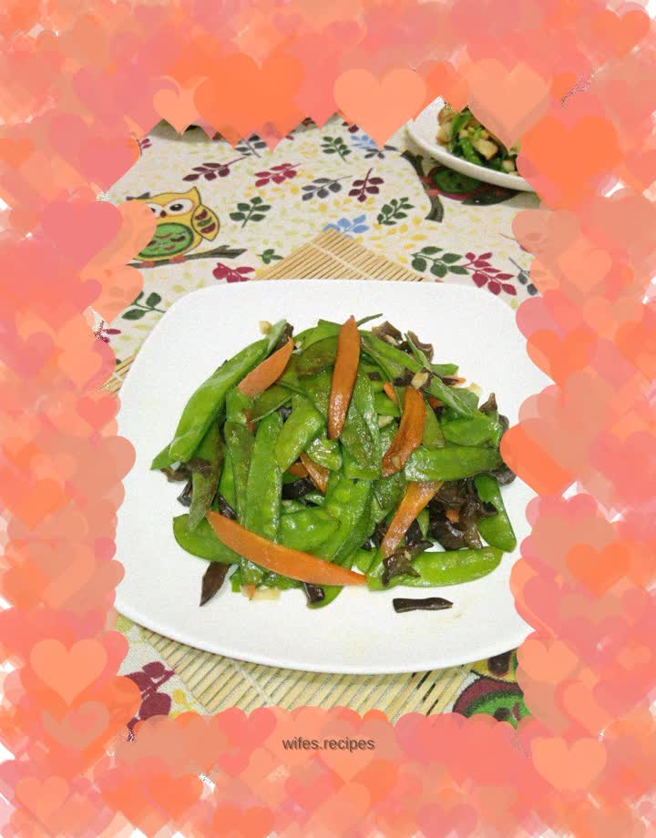 Stir-fried snow peas