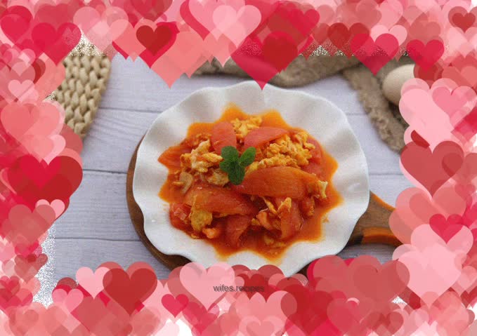 Classic scrambled eggs with tomatoes