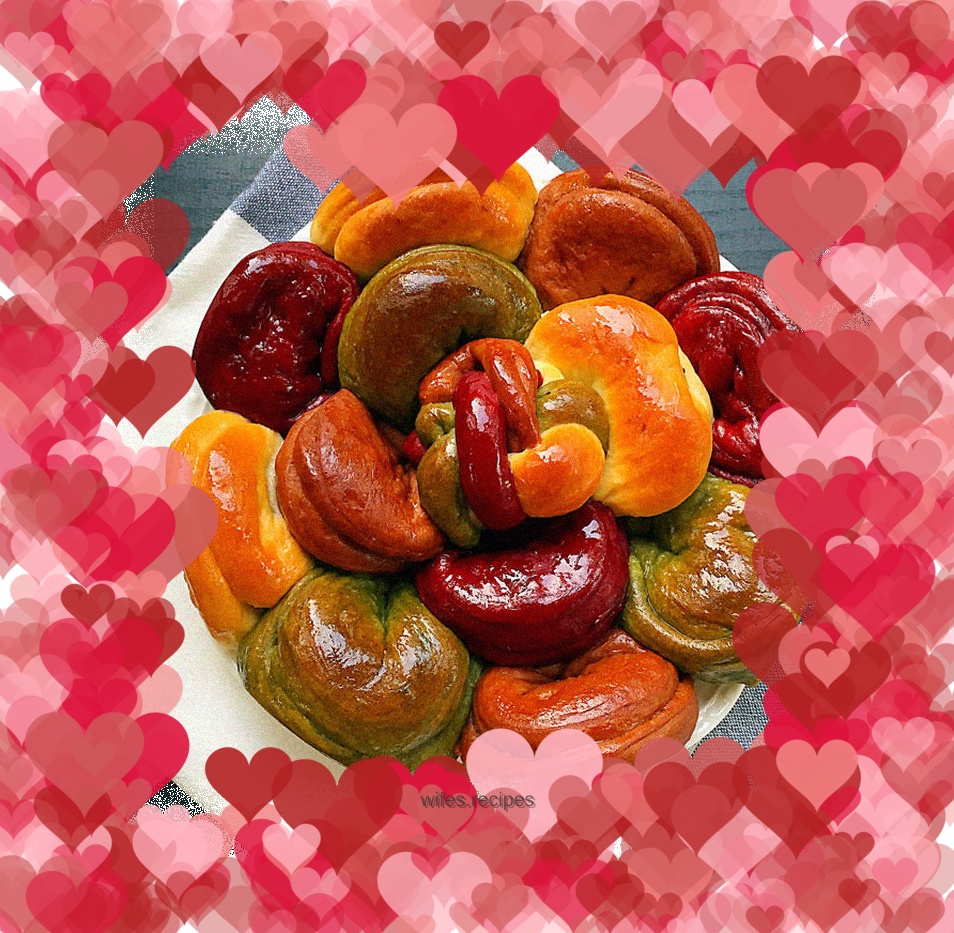 Four-color flower bean paste bread