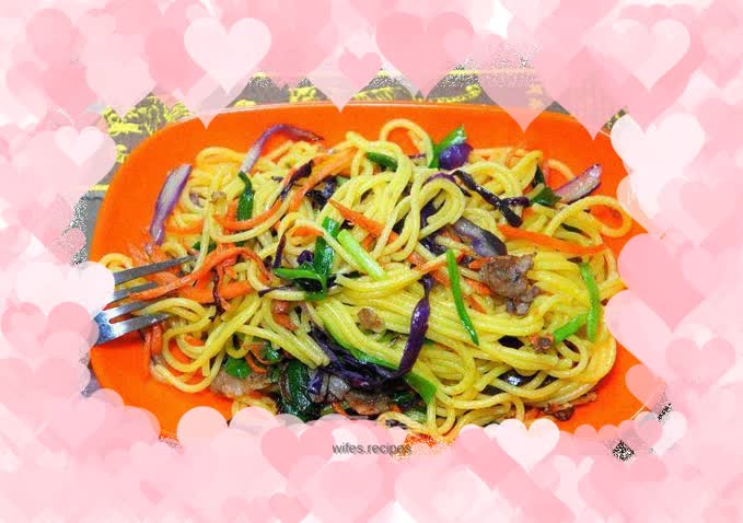 Fried Noodles with Purple Cabbage