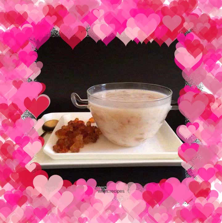 Peach gum stewed in milk