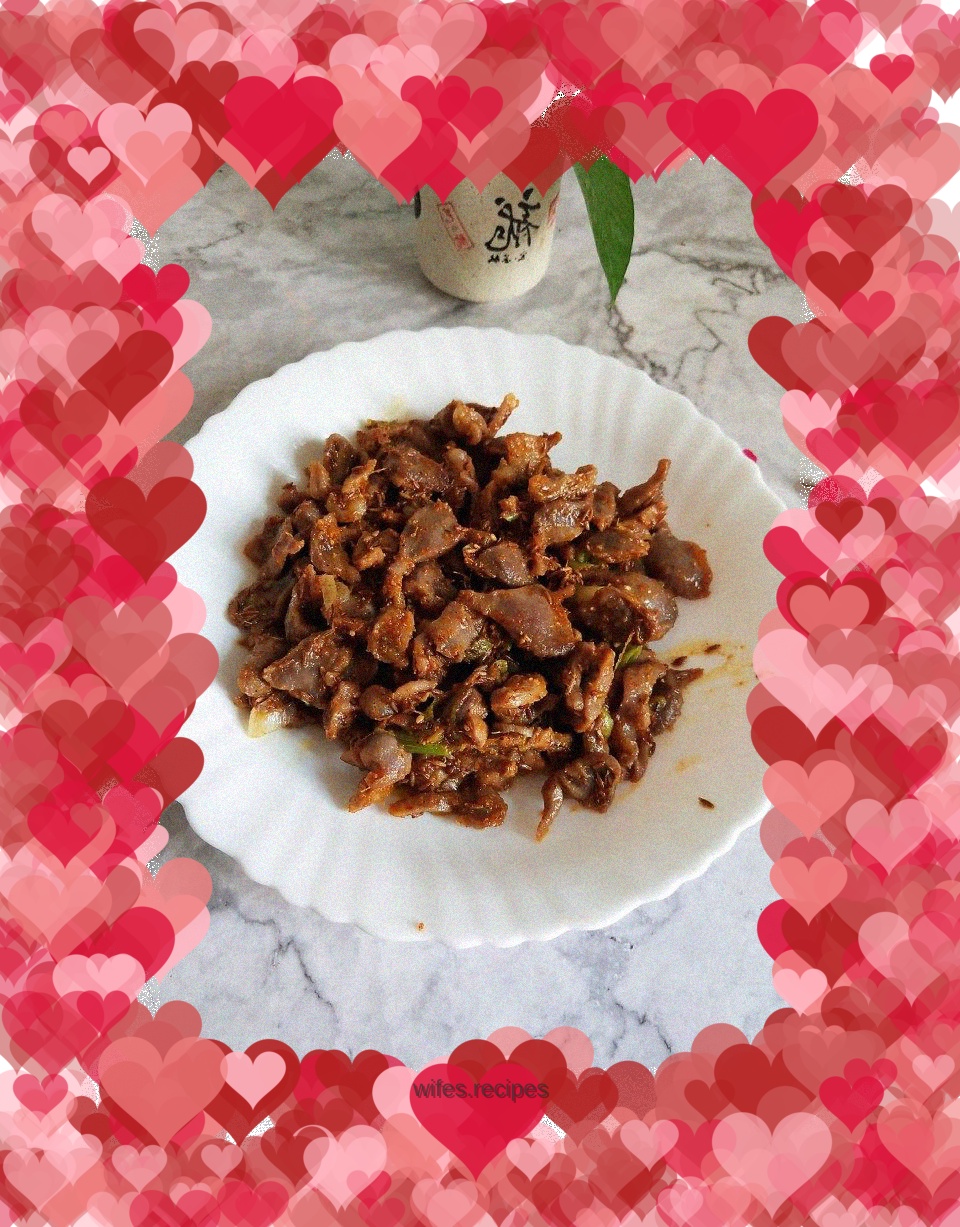 Fried chicken gizzards with barbecue ingredients