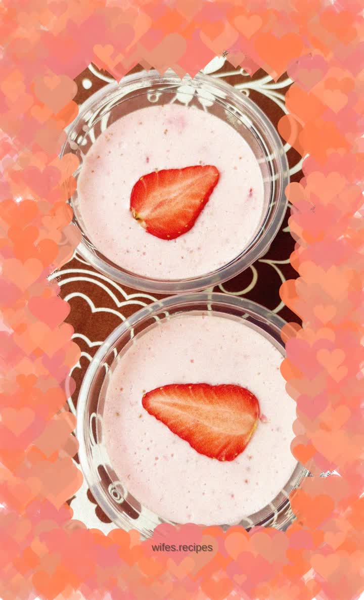 Strawberry yogurt mousse