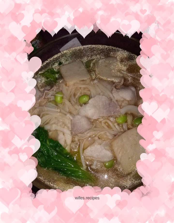 Pork slices with enoki mushrooms