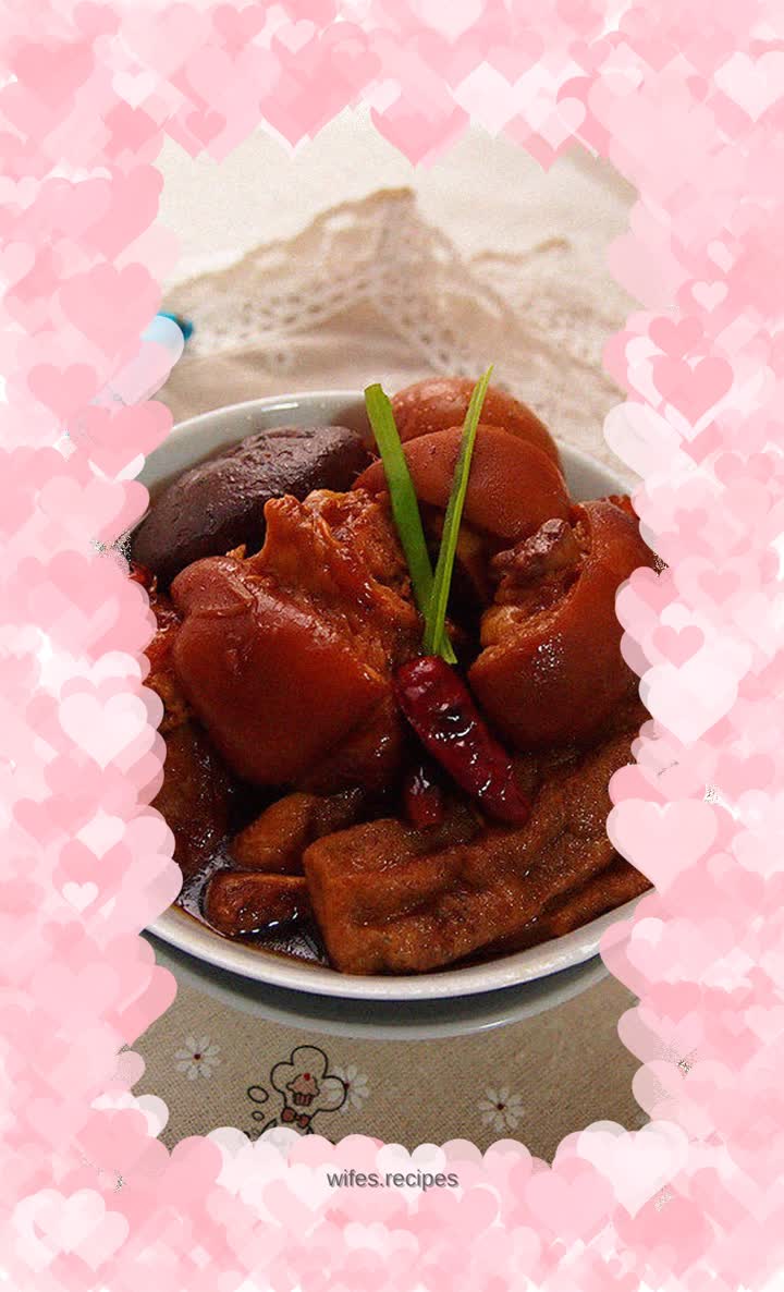 Spicy Braised Pork Knuckles