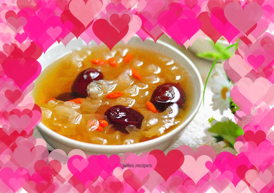 Red dates and white fungus soup