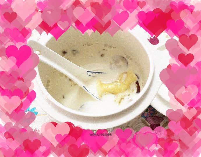 Fish maw stewed with red dates and milk