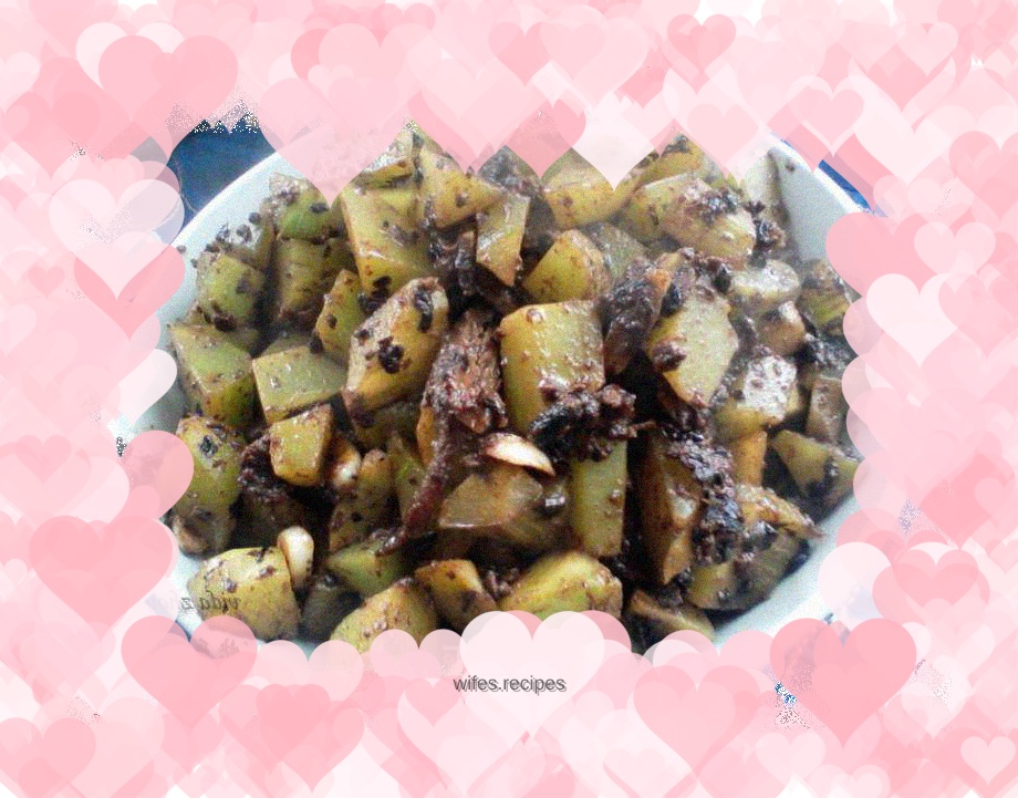 Stir-fried Dace with Black Bean Sauce and Lettuce