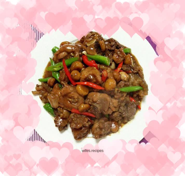 Home-style stir-fried chicken with chestnuts