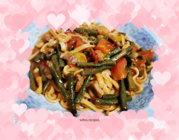 Braised noodles with tomatoes and beans