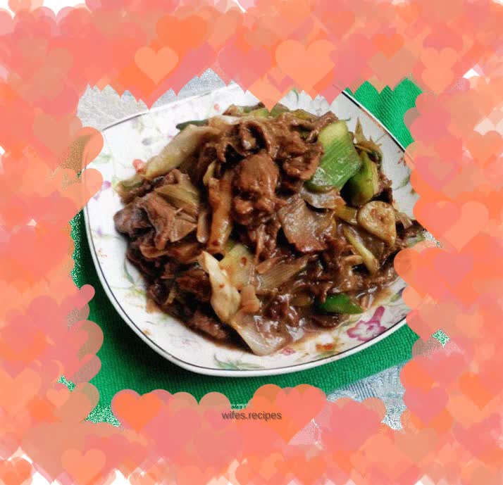 Stir-fried beef with green onions