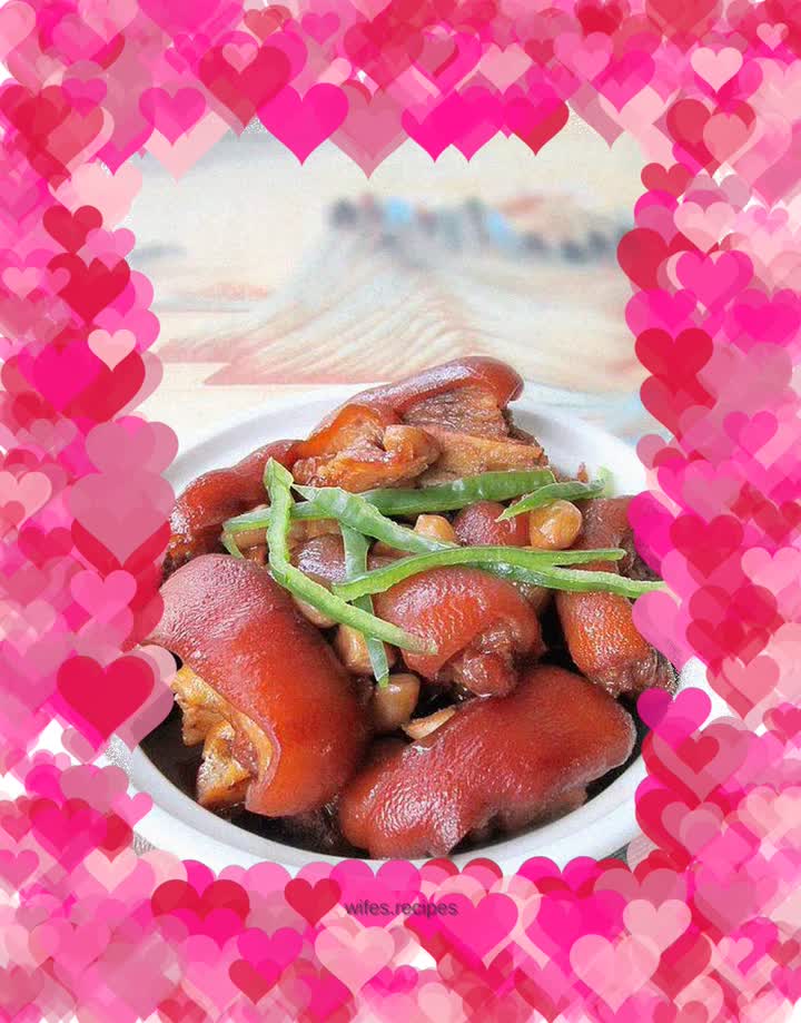 Braised pork trotters with peanuts