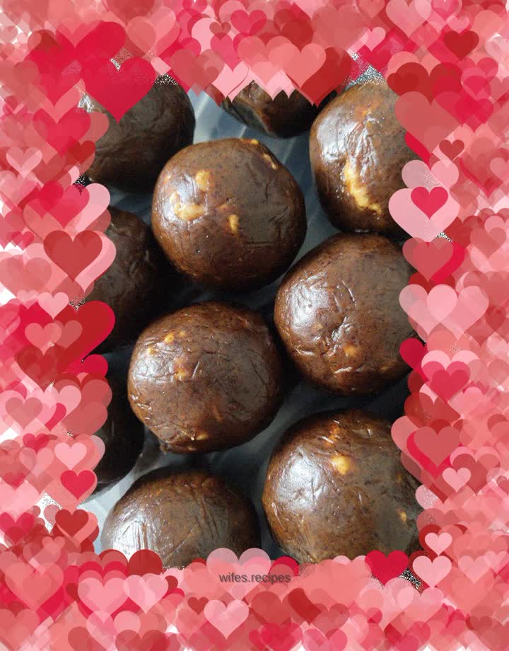 Moon cake ~ jujube paste and walnut filling