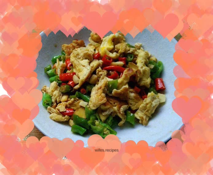 Scrambled eggs with two peppers