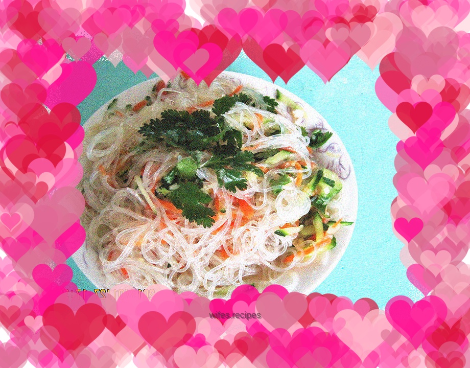 Vermicelli mixed with oyster sauce and garlic paste