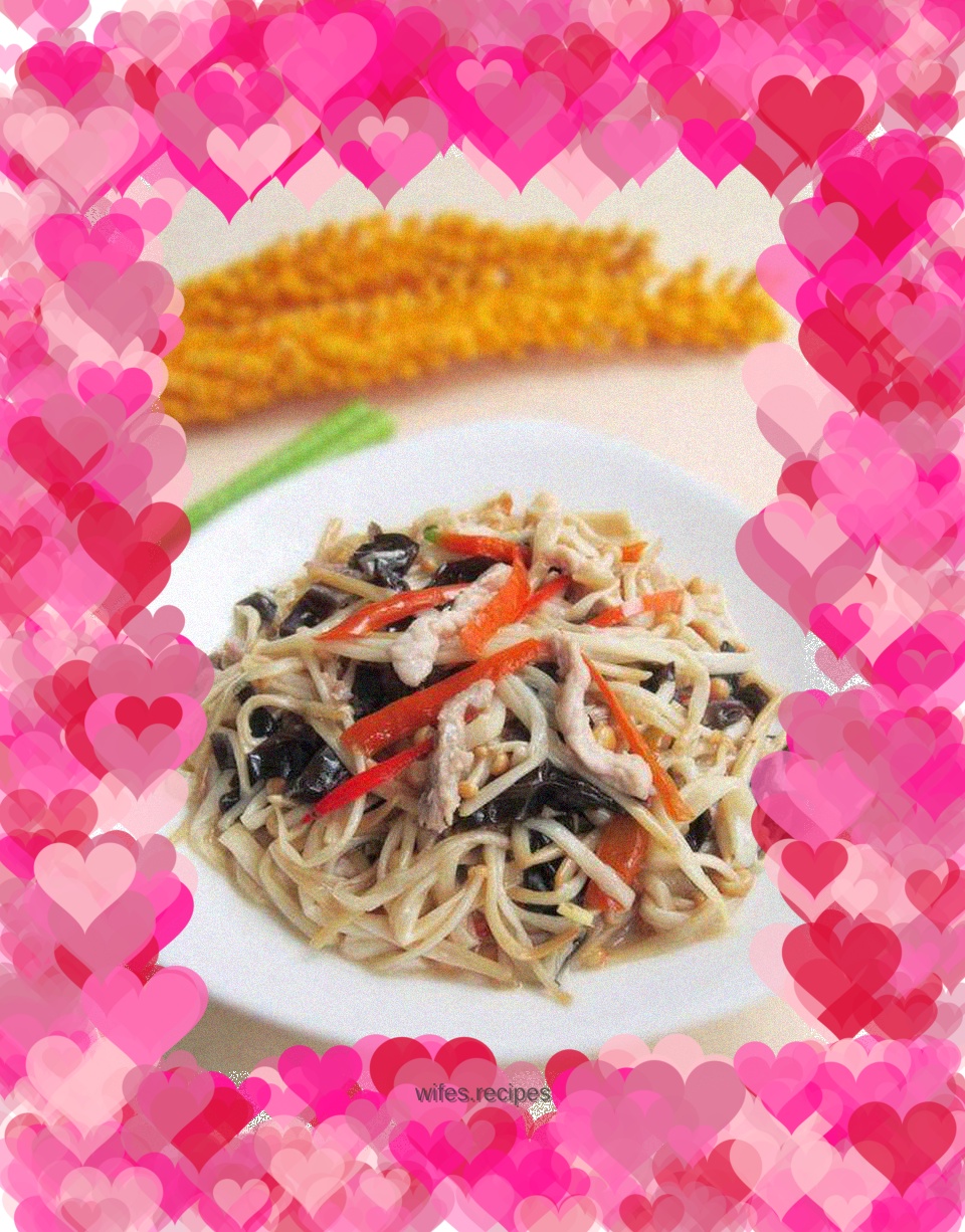Stir-fried Shredded Pork with Enoki Mushrooms and Black Fungus