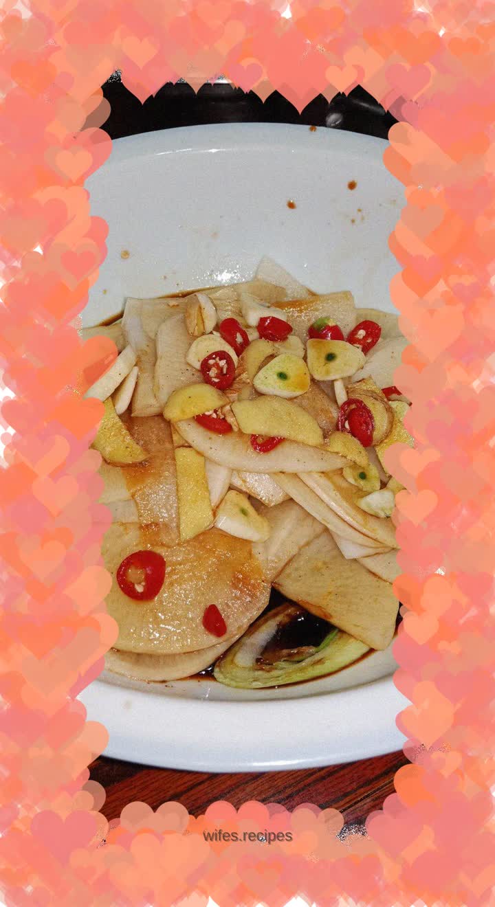 Pickled white radish slices