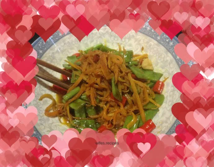 Fried snow peas with carrots