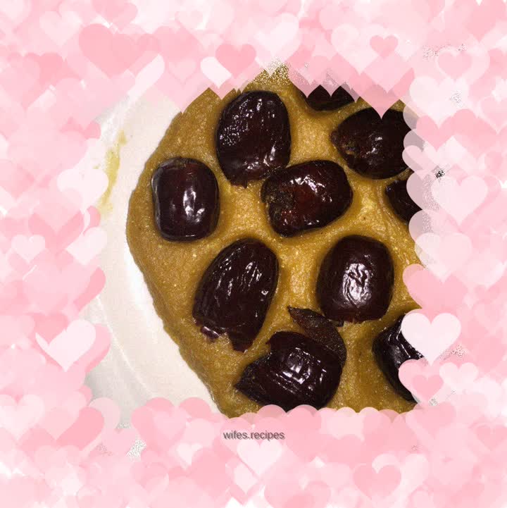 Soybean, cornmeal and jujube rice cake