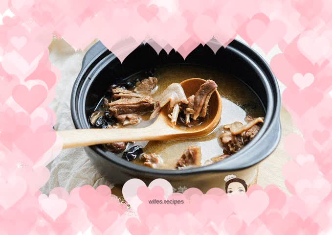 How to make delicious dry mushroom and duck soup in autumn