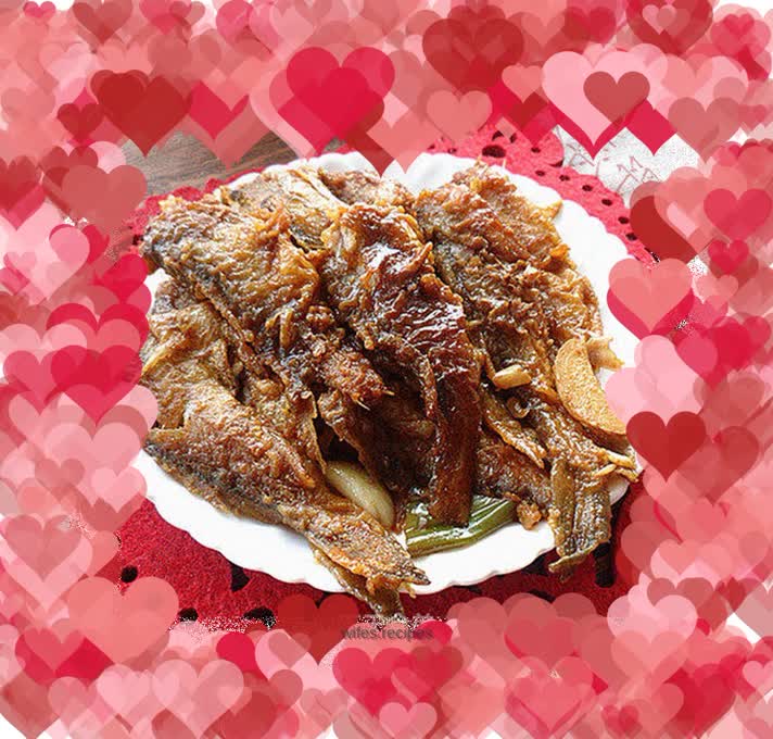 Braised crucian carp with soy sauce